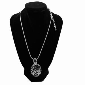 Elegant Silver Pendant Necklace